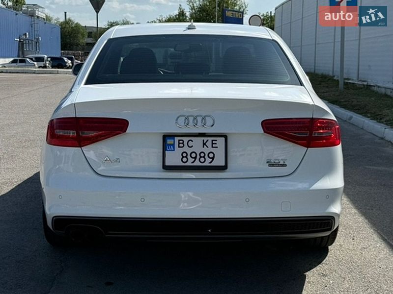 Седан Audi A4 2015 в Львові