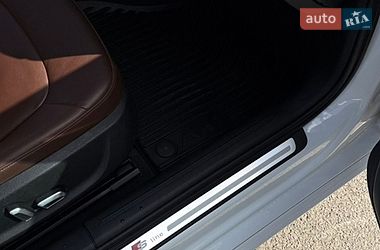 Седан Audi A4 2015 в Львові