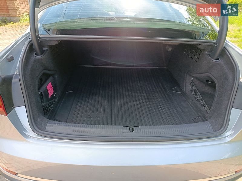 Седан Audi A4 2019 в Киеве