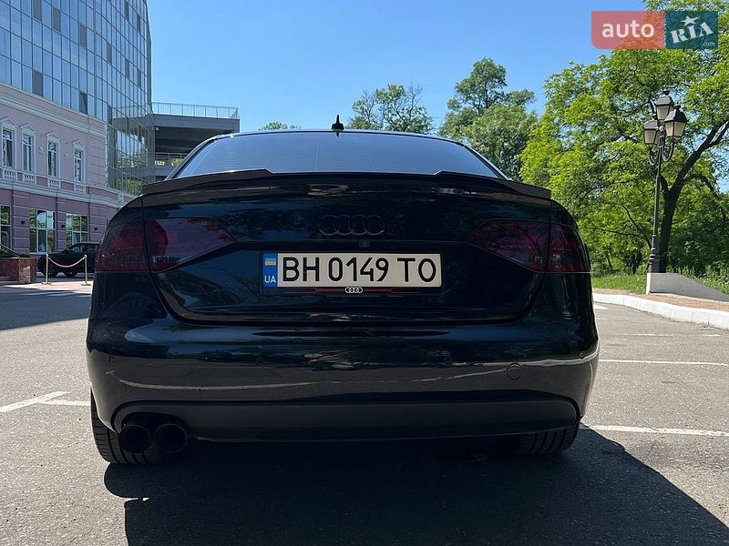 Седан Audi A4 2011 в Одессе