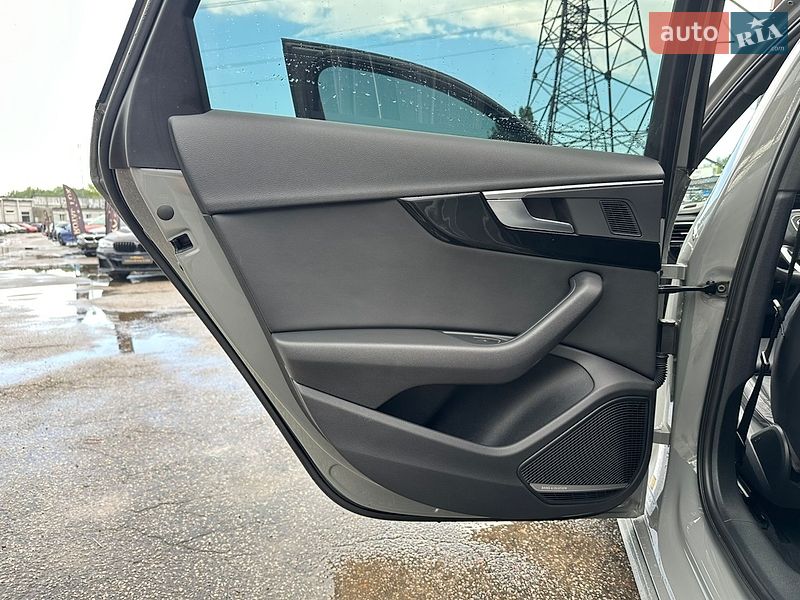 Седан Audi A4 2021 в Харькове