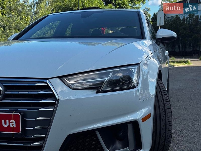 Седан Audi A4 2018 в Києві