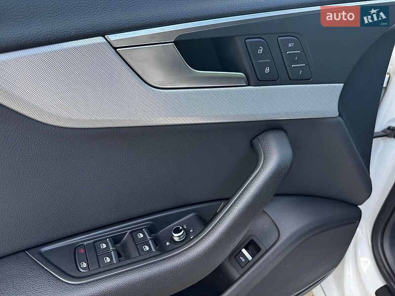 Седан Audi A4 2018 в Києві