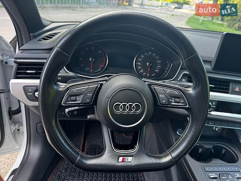 Седан Audi A4 2018 в Києві