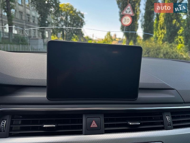 Седан Audi A4 2018 в Києві
