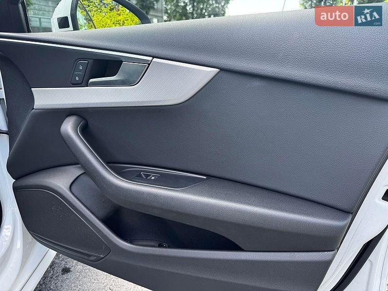 Седан Audi A4 2018 в Києві
