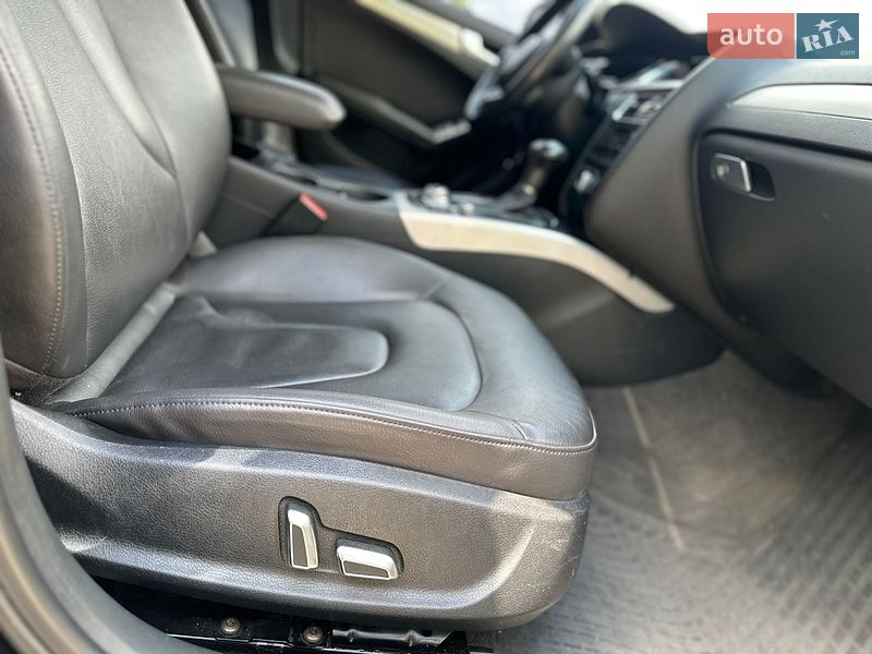 Седан Audi A4 2014 в Львові