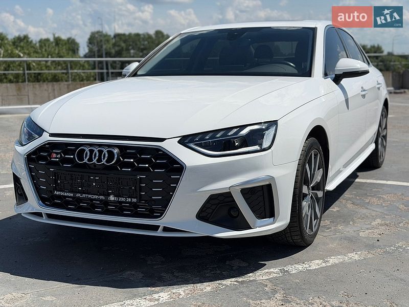 Седан Audi A4 2022 в Киеве