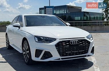 Седан Audi A4 2022 в Киеве