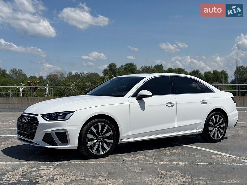 Седан Audi A4 2022 в Киеве