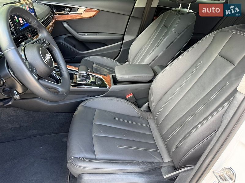 Седан Audi A4 2022 в Киеве
