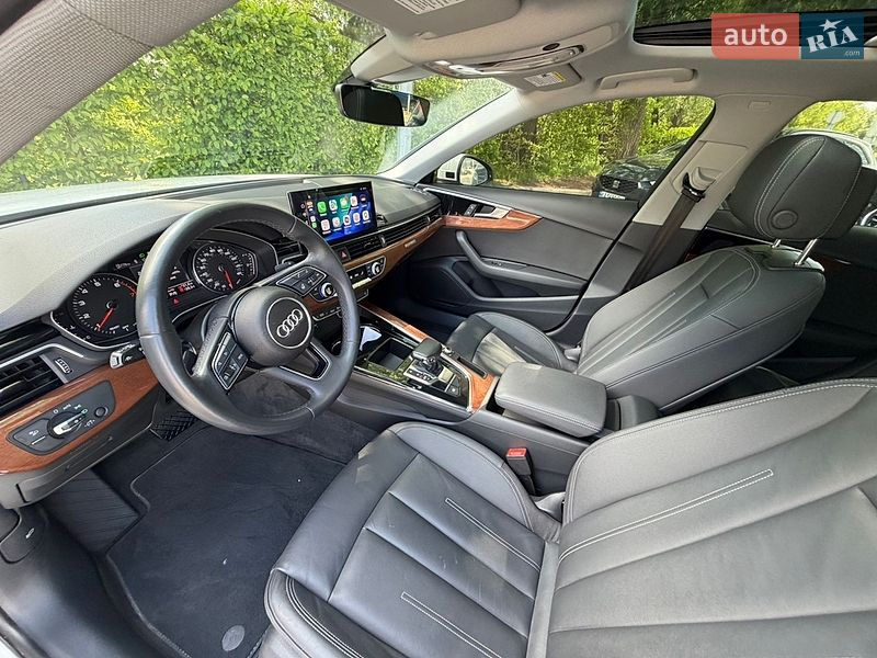 Седан Audi A4 2022 в Киеве