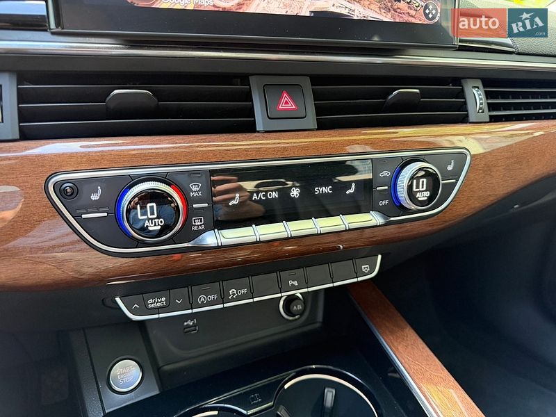 Седан Audi A4 2022 в Киеве