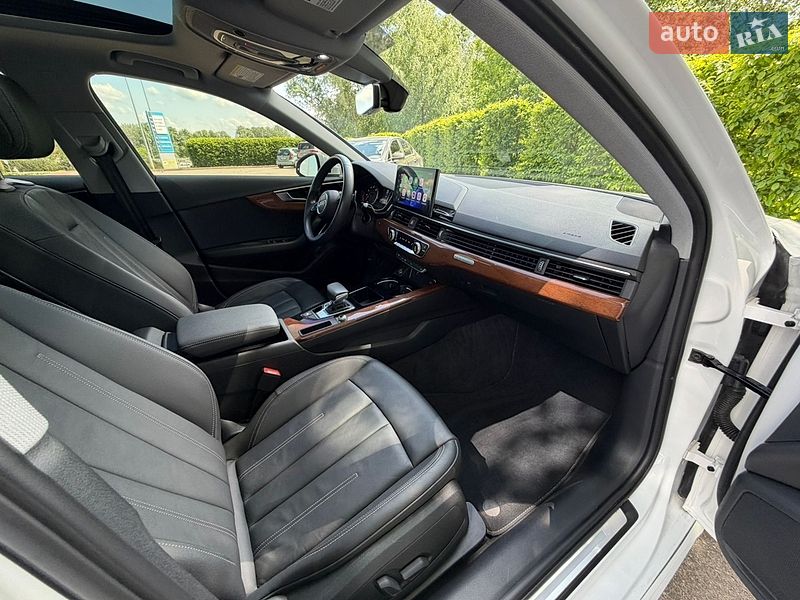 Седан Audi A4 2022 в Киеве