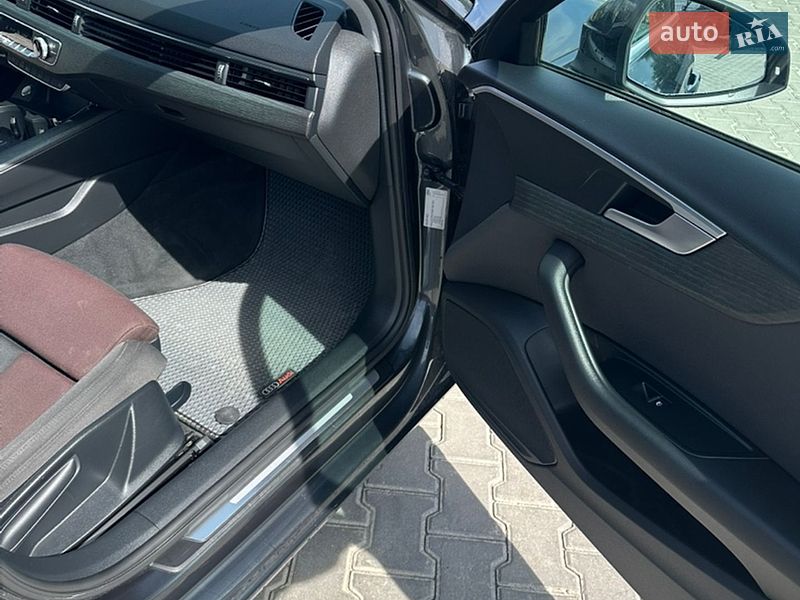 Седан Audi A4 2017 в Рівному