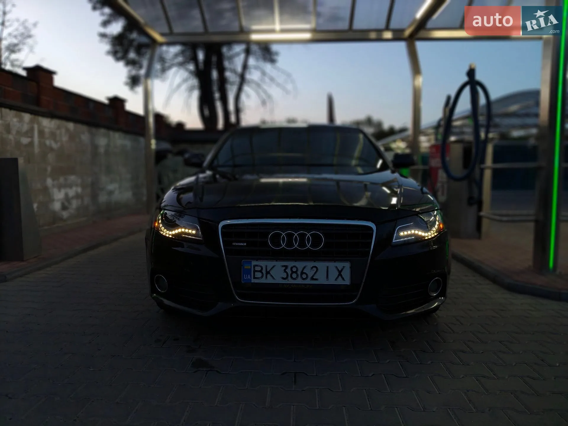 2010 Audi A4 - мініатюра 2