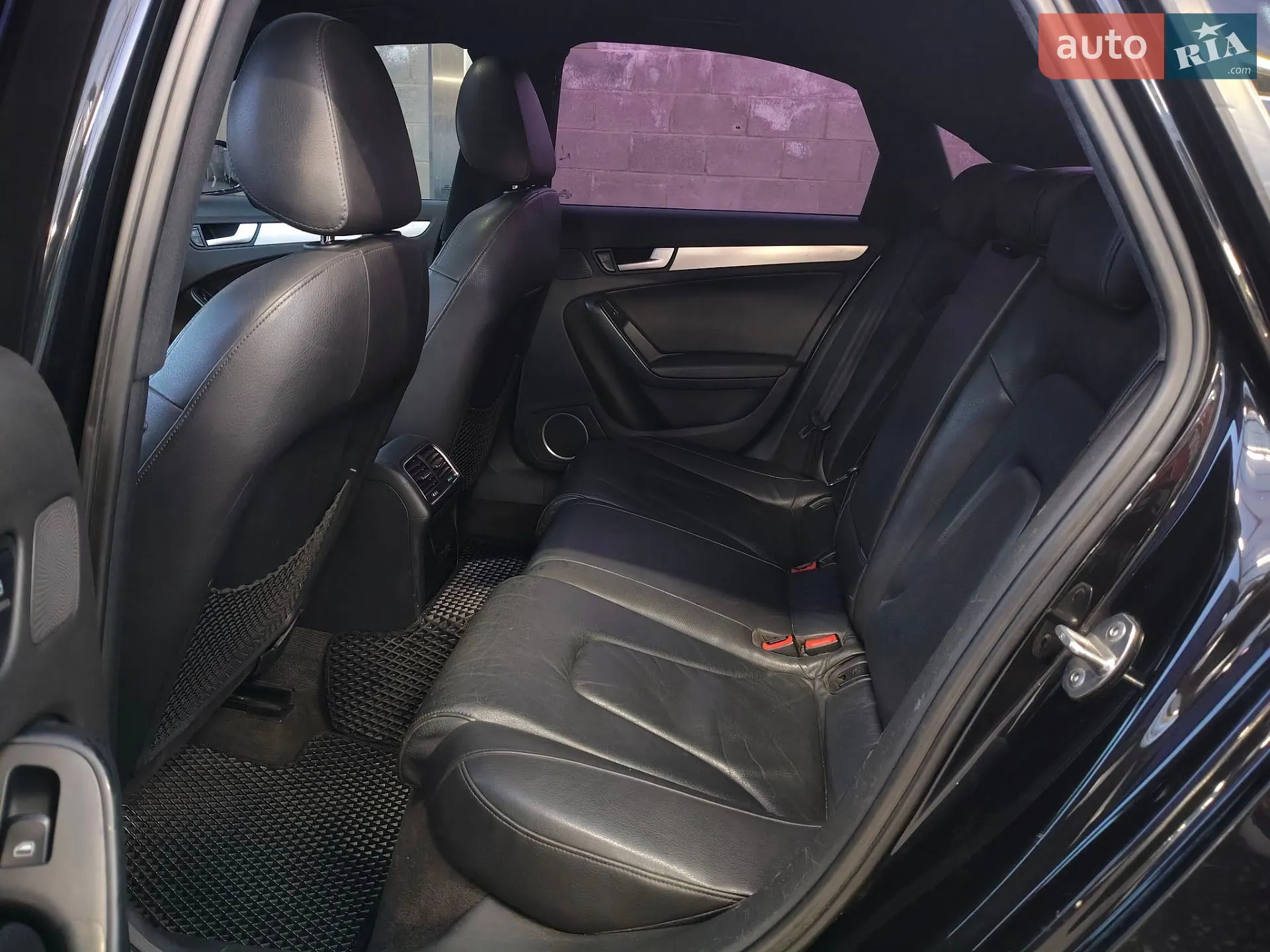2010 Audi A4 - мініатюра 13