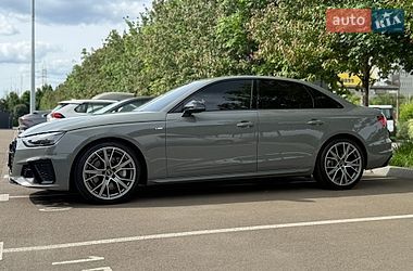 Седан Audi A4 2021 в Киеве