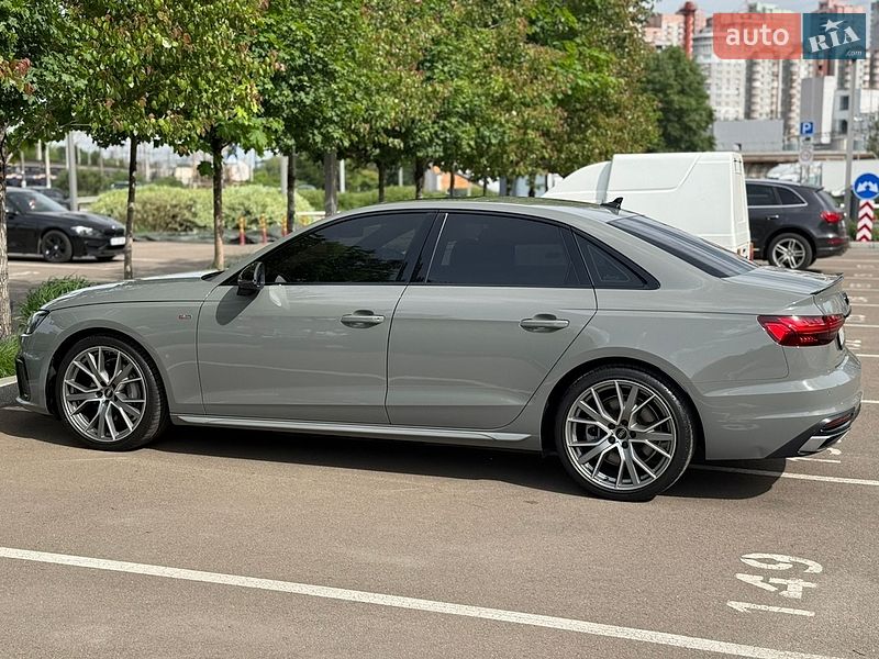 Седан Audi A4 2021 в Киеве