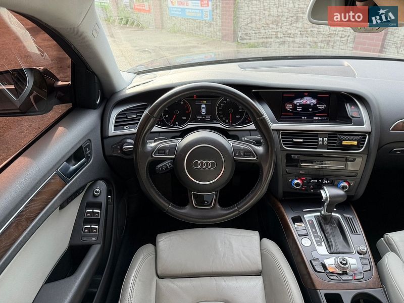 Седан Audi A4 2012 в Киеве