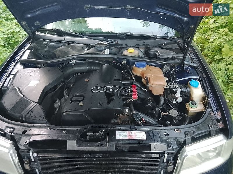 Седан Audi A4 1998 в Теофиполе