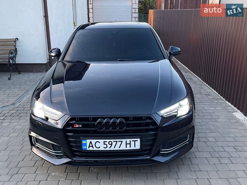 Седан Audi A4 2017 в Луцке