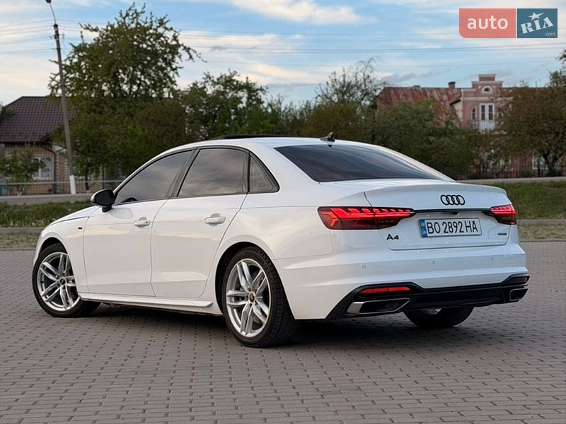 Седан Audi A4 2023 в Бучачі