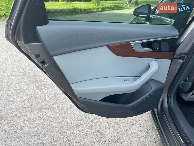 Седан Audi A4 2021 в Ровно