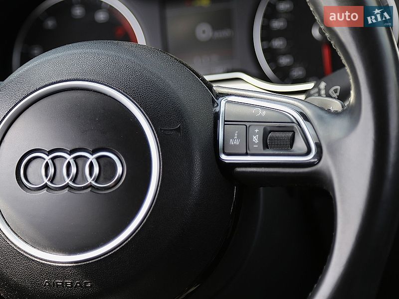 Седан Audi A4 2013 в Киеве