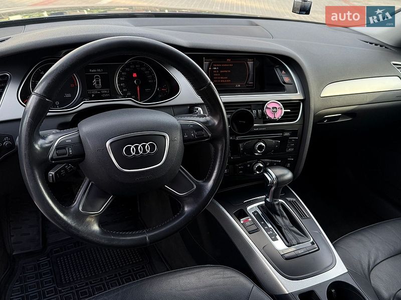 Седан Audi A4 2013 в Киеве