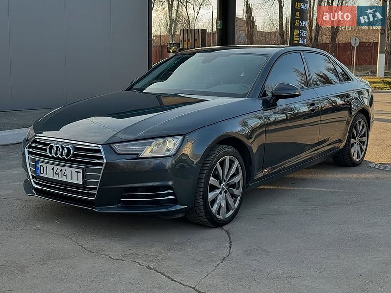 Седан Audi A4 2017 в Львове
