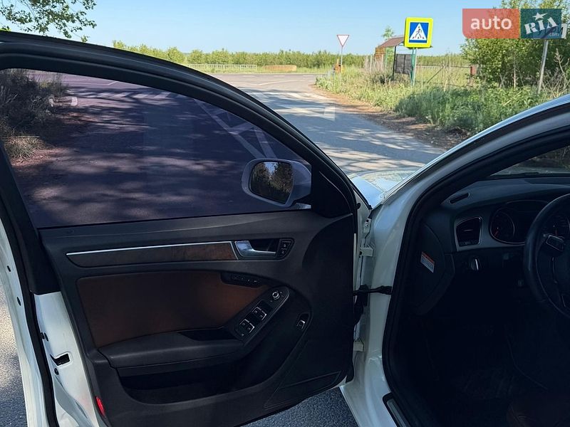 Седан Audi A4 2015 в Городку