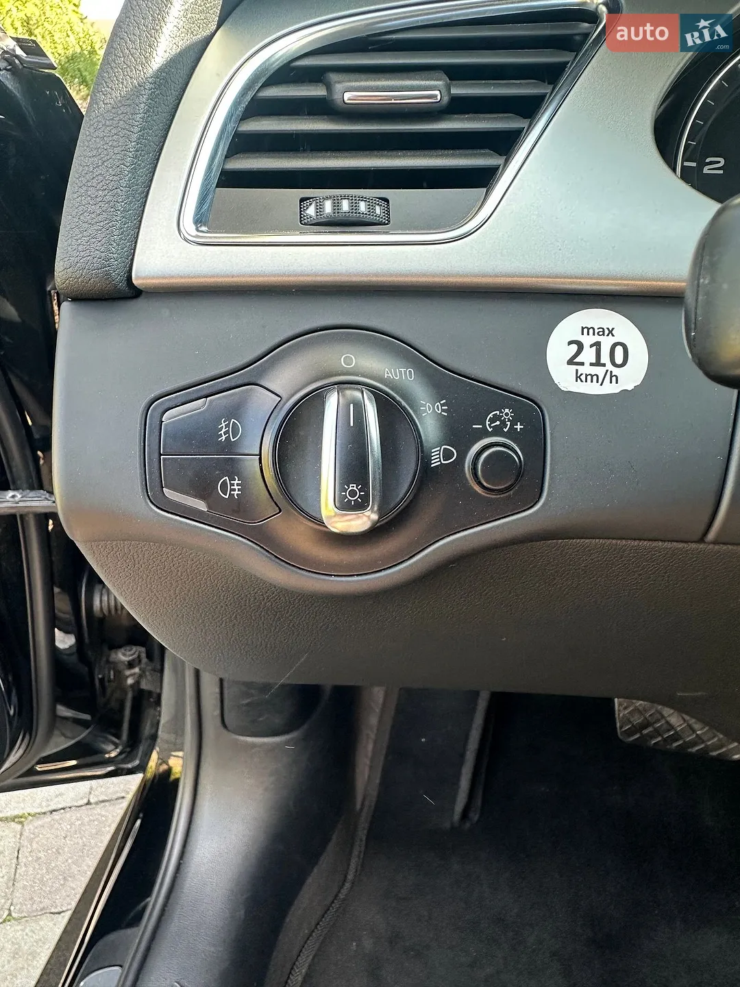 2011 Audi A4 - мініатюра 35