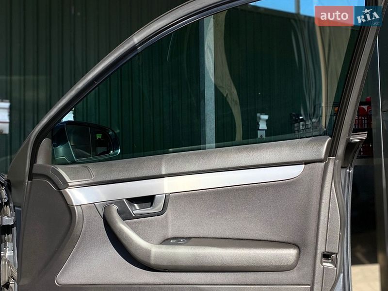 Седан Audi A4 2006 в Володимирі