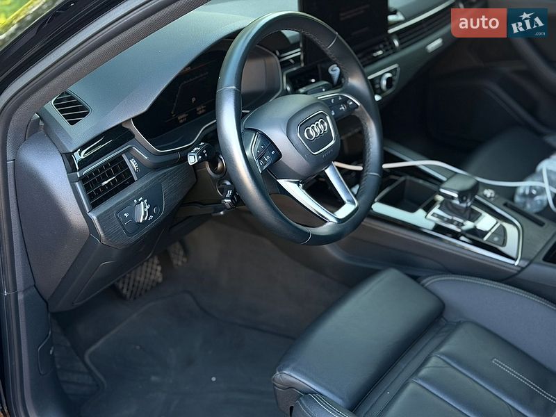 Седан Audi A4 2024 в Одесі