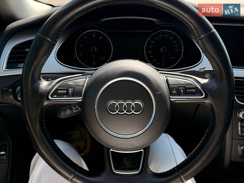 Седан Audi A4 2015 в Дніпрі