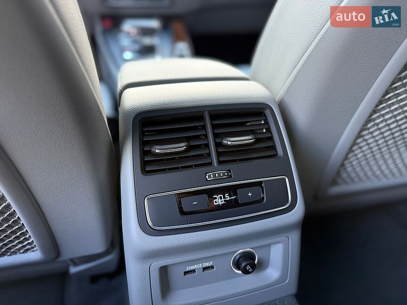 Седан Audi A4 2019 в Киеве