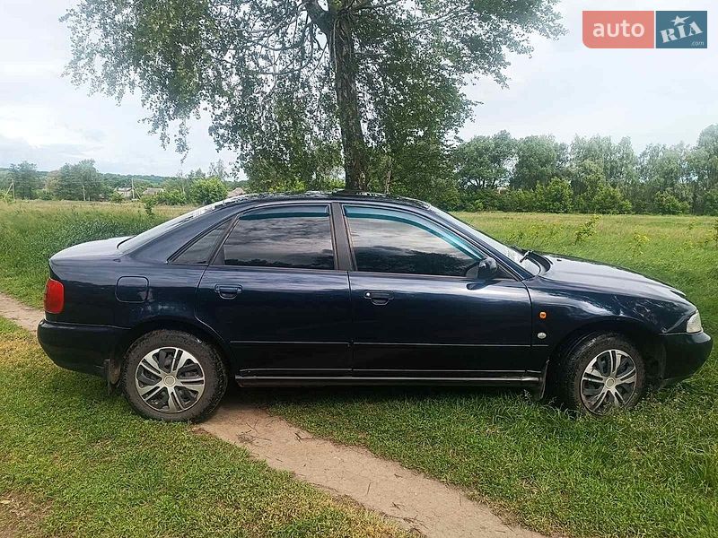 Седан Audi A4 1996 в Сумах