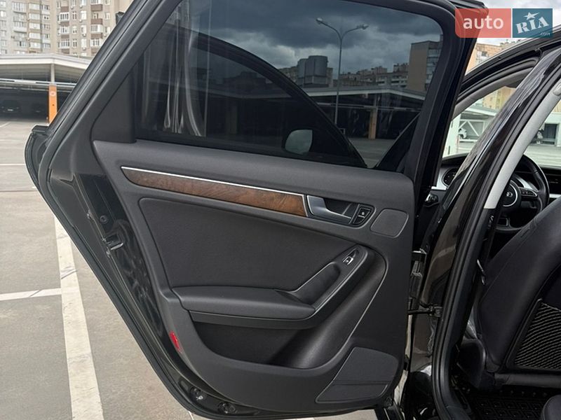 Седан Audi A4 2016 в Киеве