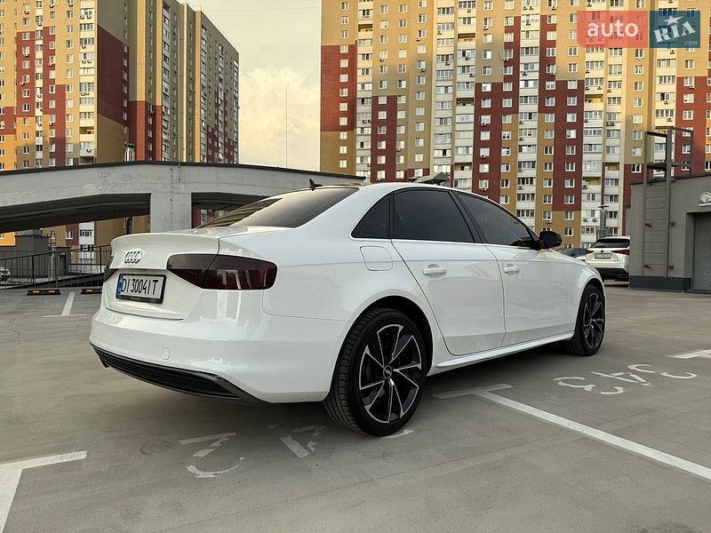 Седан Audi A4 2013 в Киеве