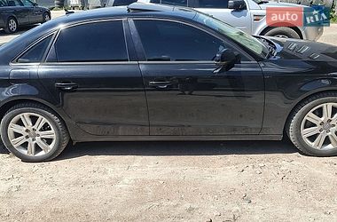 Седан Audi A4 2011 в Ровно