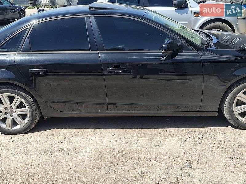 Седан Audi A4 2011 в Ровно