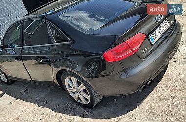 Седан Audi A4 2011 в Ровно