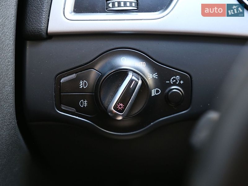 Седан Audi A4 2013 в Киеве