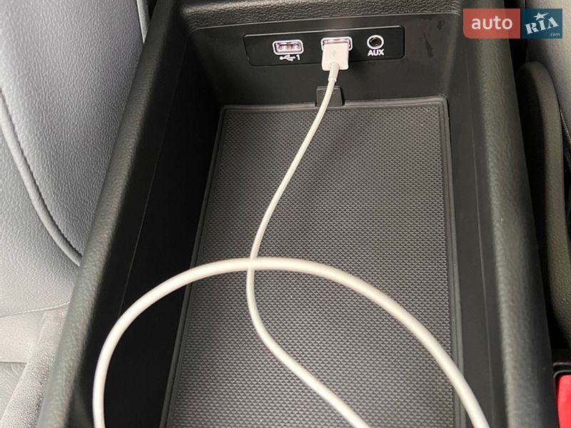 Седан Audi A4 2017 в Киеве