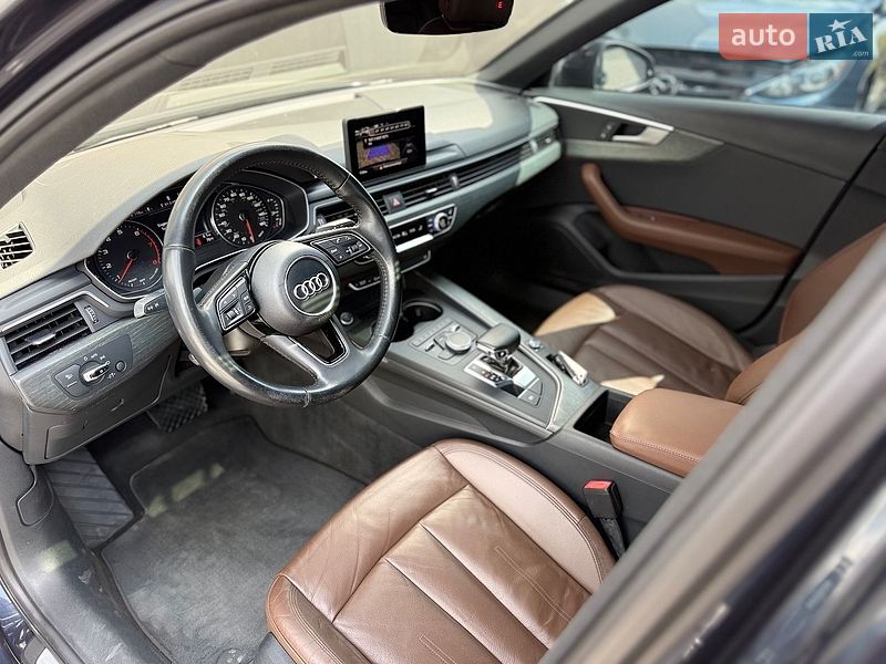 Седан Audi A4 2018 в Львові