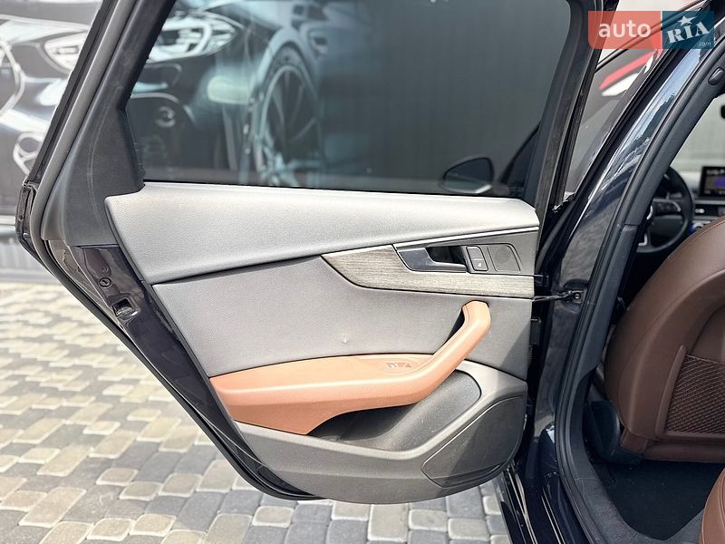 Седан Audi A4 2018 в Львові