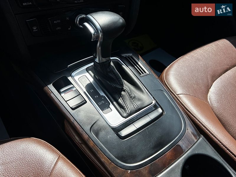 Седан Audi A4 2013 в Львові
