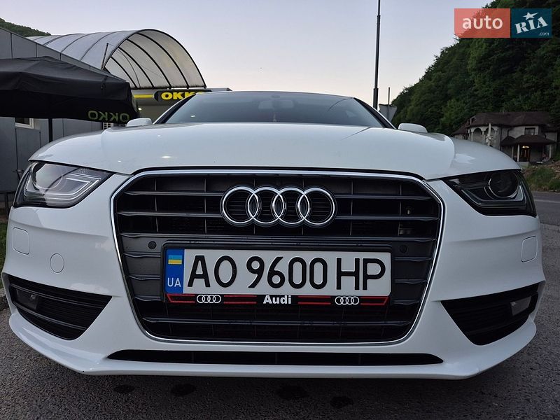 Седан Audi A4 2013 в Рахові
