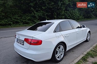 Седан Audi A4 2013 в Рахові